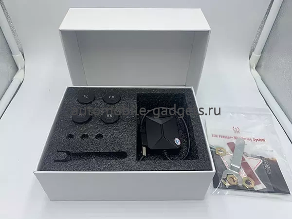 Система контроля давления шин Carmedia TPMS-EXT с внешними датчиками (на ниппели). Вывод данных на Android-магнитолу