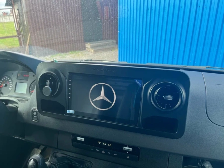 Магнитола для Mercedes-Benz Sprinter 2018+ Parafar на Андроид 12.0 PF476RGx