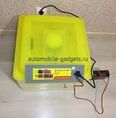 Выводной инкубатор на 96 куриных яиц с термометром, влагомером и автоматическим переворотом SITITEK 96 с автономным питанием 12В