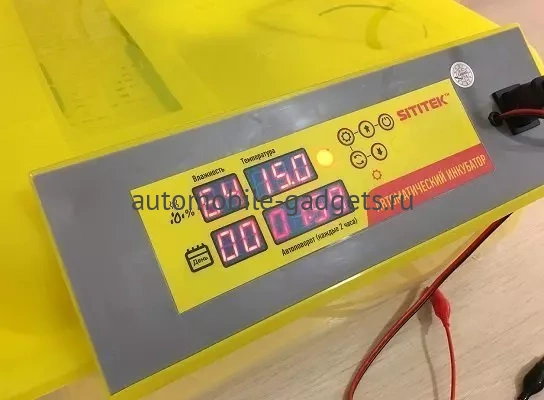 Выводной инкубатор на 96 куриных яиц с термометром, влагомером и автоматическим переворотом SITITEK 96 с автономным питанием 12В