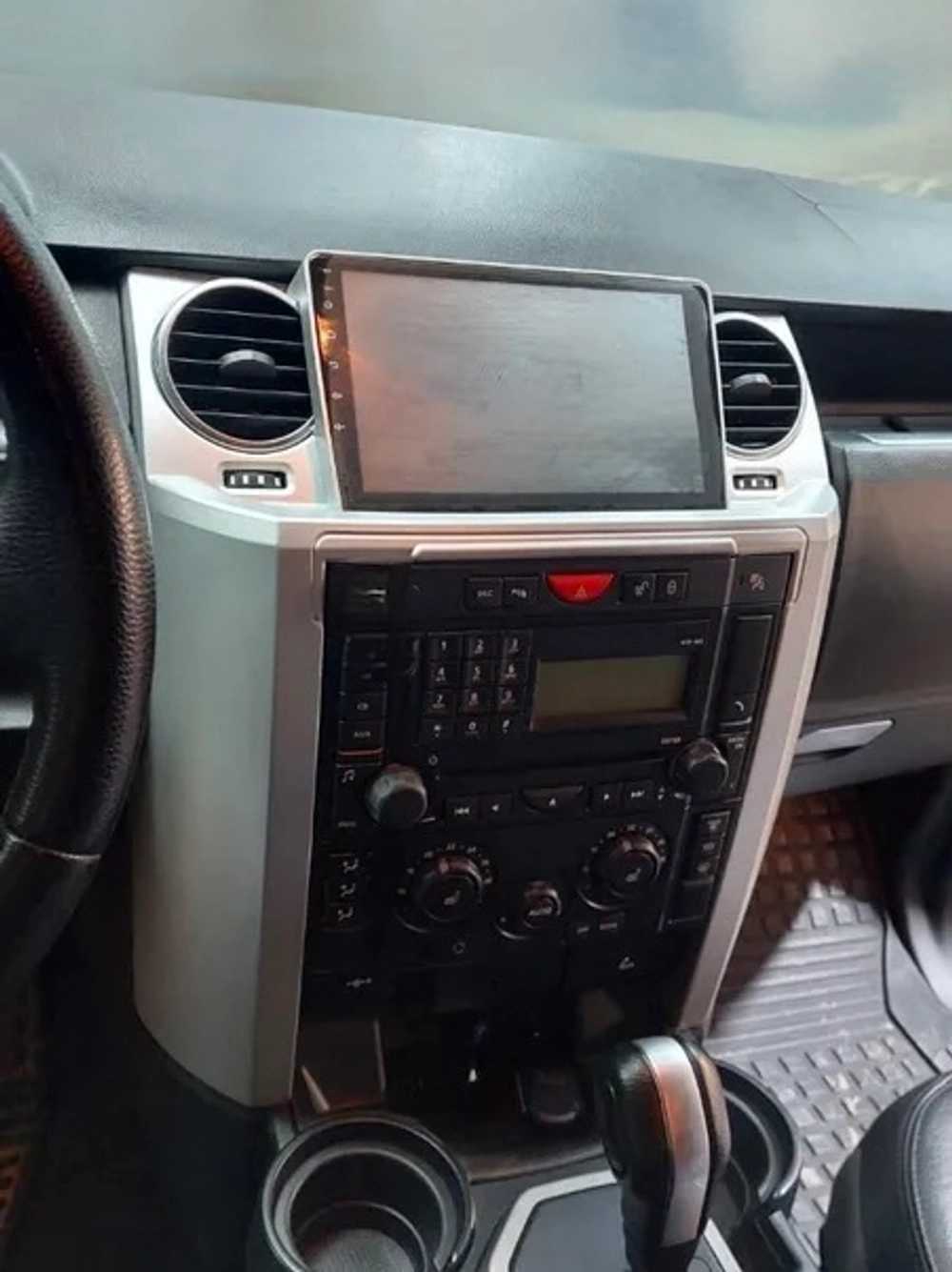 Установка штатной магнитолы Canbox EVO на android 14 для Land Rover Discovery 3 2004-2009 Установка штатной магнитолы Canbox EVO на android 14 для Land Rover Discovery 3 2004-2009