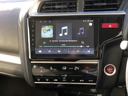 Honda Fit 3 2013-2020 (глянцевая, правый руль) Canbox M-Line 4543-10-508 на Android 10 (4G-SIM, 2/32, DSP, QLed)