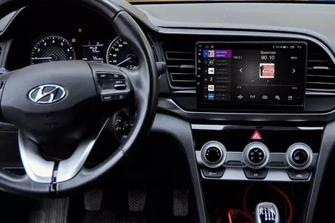 Штатная магнитола Canbox M-Line 4544-9207 для Hyundai Elantra 6 (AD) 2018-2020 (черная) на Android 10 (4G-SIM, 2/32, DSP, QLed)