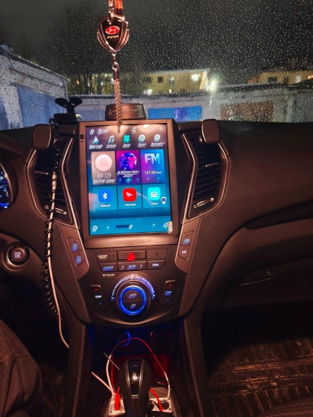 Штатное головное устройство Hyundai Santa Fe 3 2012-2018 Canbox (Tesla style) 9.7 дюймов 4/64 GTR096-HY240A на Android 10 (QLed, DSP, CarPlay)