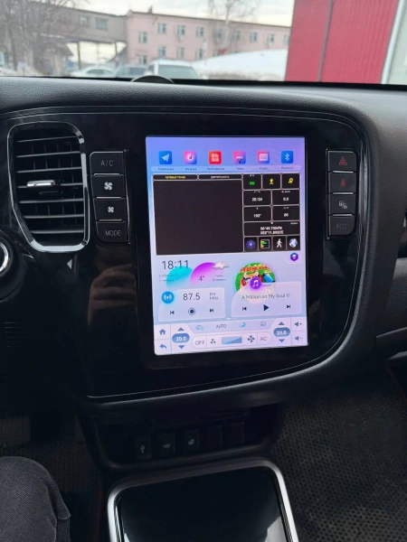 Штатное головное устройство Mitsubishi Outlander 3 2012-2019 Carmedia EW-9709-KP-97-6128-TS10 (Tesla style) 9.7 дюймов 6/128 на Android 12 (4G-SIM, DSP, QLed)