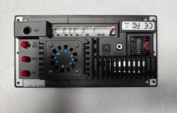 Carmedia MKD-6957-A7 штатная магнитола для Toyota (универсальная 200*100) на Android 14 c 4GB, DSP, CarPlay, 4G