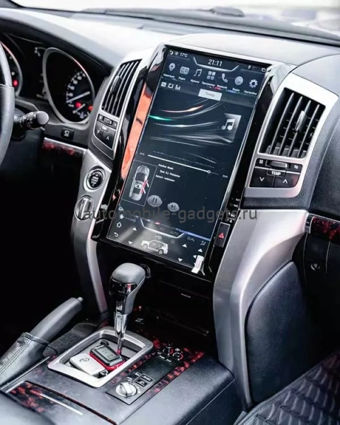 Carmedia ZF-1806L-GE ("Тесла-стиль") штатная магнитола для Toyota LC 200 (2007-2015) на Android 13 c 8GB, DSP, 4G