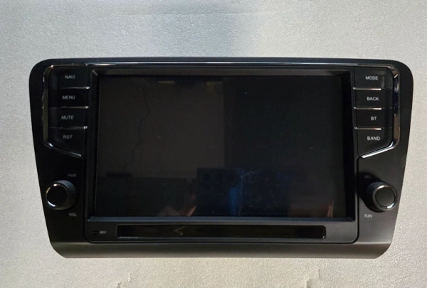 CarMedia MKD-8035-A7 Штатная магнитола для Skoda Octavia A7 2013-2020 на Android 14 с 4GB, DSP