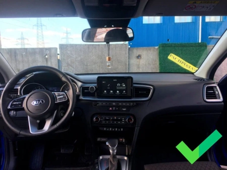 Штатная магнитола Canbox H-Line 7893-9-2751 для Kia Ceed 3 (2018-2022) на Android 10 (4G-SIM, 4/64, DSP, IPS) С крутилками