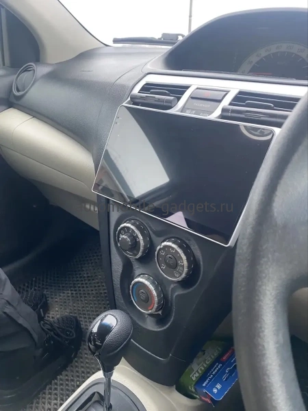 Штатная магнитола Toyota Belta, Vios, Yaris sedan 2005-2012 (серебряная) Canbox EVO 2K 5814-9-1656 на Android 14 (4G-SIM, 4/64, DSP, QLed, AI, 360)