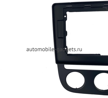 Штатное головное устройство Teyes CC2L PLUS 1/16 10 дюймов RM-10-1308 для Volkswagen Jetta 5 2005-2011 (с климат-контролем) на Android 8.1 (DSP, IPS, AHD)