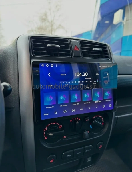 Штатное головное устройство Suzuki Jimny 3 2005-2019 Teyes CC4 Pro 2K 8/128 9.5 дюймов RM-9-357 на Android 13 (4G-SIM, DSP, QLed, AI)