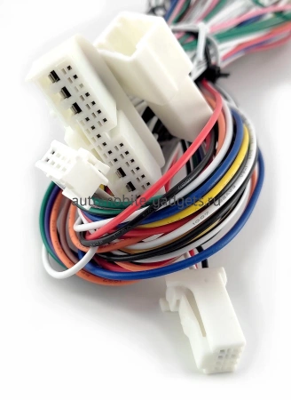 Штатное головное устройство Teyes CC3 4/64 9 дюймов RM-9-0138 для Toyota Land Cruiser Prado 150 2009-2013 (для авто с 360, Navi и JBL Synthesis, глянцевая) на Android 10 (4G-SIM, DSP, QLed)