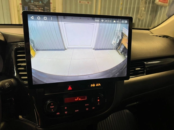 Штатная магнитола Mitsubishi Outlander 3 2012-2024 (глянцевая) Canbox H-Line 2K 4126-9-0145 13 дюймов на Android 10 (4G-SIM, 6/128, DSP, QLed)