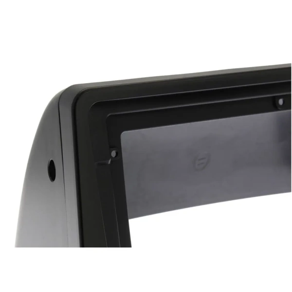 Штатное головное устройство Teyes CC3L WIFI 2/32 9 дюймов RM-9-0130 для Mitsubishi Pajero 2 1991-2004 (взамен верхнего БК) на Android 8.1 (DSP, IPS, AHD)