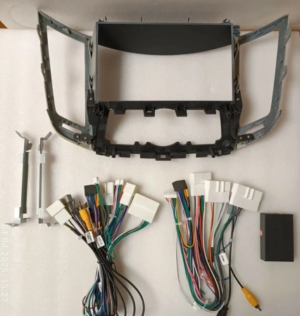 CarMedia KP-9828-5-I (бежевая) штатная магнитола для Infiniti FX50 (S51), FX37 (S51), FX35 (S51), QX70 2008-2017 на Android 10 c 2GB, DSP, 4G