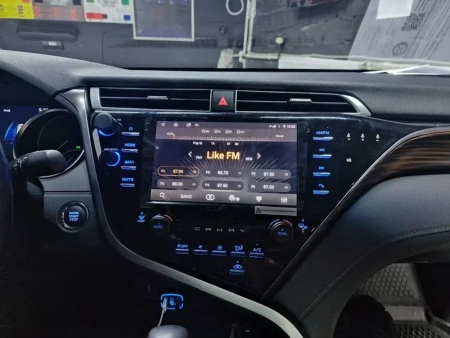 Carmedia SF-9695-OL-9009-Q-TS105 Штатная магнитола для Toyota Camry V70 2018-2021 на Android 14 c 6GB, DSP, 4G
