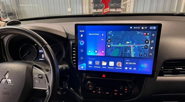 Штатная магнитола Mitsubishi Outlander 3 2012-2024 (глянцевая) Canbox H-Line 2K 4126-9-0145 13 дюймов на Android 10 (4G-SIM, 6/128, DSP, QLed)