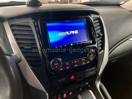 Alpine iLX-W650BT Автомагнитола