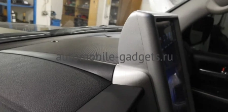 Carmedia ZF-1829H-GE ("Тесла-стиль") штатная магнитола для Toyota Land Cruiser 200 2015-2021 на Android 13 с 8GB, DSP, 4G
