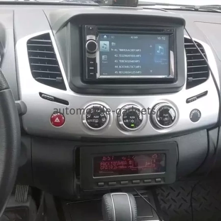 Переходная рамка Incar RMS-N23 для Mitsubishi L200 (2006 - 2015), Pajero Sport (2008 - 2015)