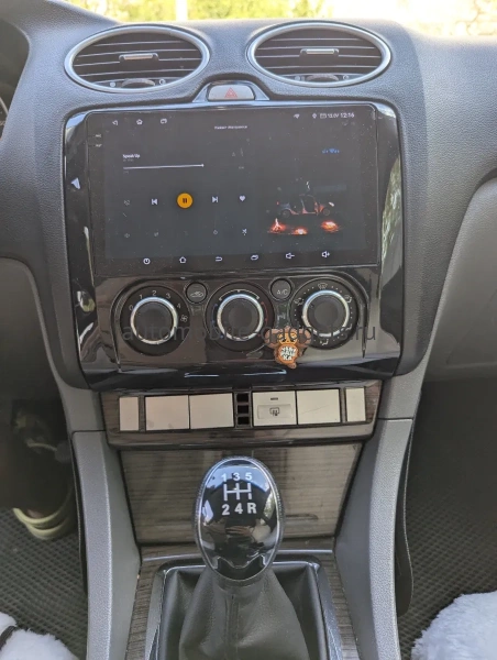 Штатная магнитола Canbox EVO 2K 5814-9-0526 для Ford Focus 2 2007-2011 (черная, авто с кондиционером) на Android 14 (4G-SIM, 4/64, DSP, QLed, AI, 360)