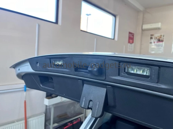 Штатная камера заднего вида AVS370CPR003 с переключателем AHD/CVBS для автомобилей AUDI/ PORSCHE/ SKODA/ VOLKSWAGEN Штатная камера заднего вида AVS370CPR003 с переключателем AHD/CVBS для автомобилей AUDI/ PORSCHE/ SKODA/ VOLKSWAGEN