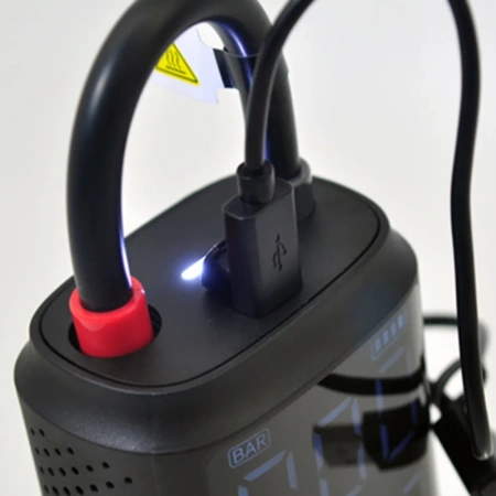 Компактный аккумуляторный компрессор авто мото вело (12 л/мин 10.5 АТМ) BERKUT DAC-COMPACT с автостопом Компактный аккумуляторный компрессор авто мото вело (12 л/мин 10.5 АТМ) BERKUT DAC-COMPACT с автостопом