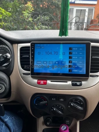 Штатная магнитола Kia Rio 2 2005-2011 (серебряная) Canbox EVO 5810-9-0706 на Android 14 (4G-SIM, 4/64, DSP, QLed, AI, 360)