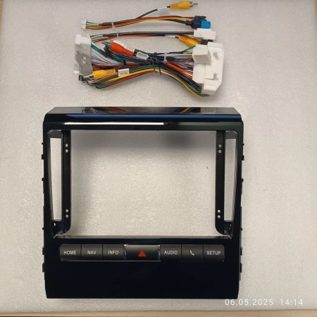 Штатная магнитола Toyota Land Cruiser 200 2015-2021 (для авто с JBL Synthesis) (глянцевая) Canbox EVO 2K 5833-9-0343 на Android 14 (4G-SIM, 16/512, DSP, QLed, AI, 360)