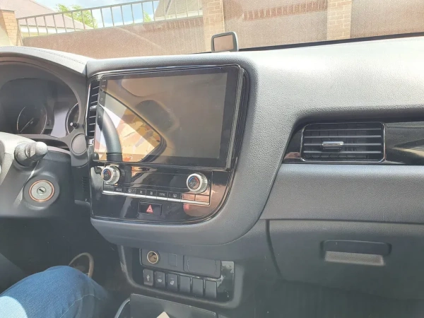 Штатная магнитола Mitsubishi Outlander 3 2012-2024 OEM RK10-1153 на Android 10 (CarPlay, AHD, 1/32)