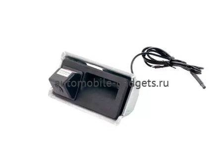 Incar VDC-069 Камера заднего вида для Volkswagen Golf Plus, Passat, Tiguan, Touareg, Touran (2005-2019) Incar VDC-069 Камера заднего вида для Volkswagen Golf Plus, Passat, Tiguan, Touareg, Touran (2005-2019)