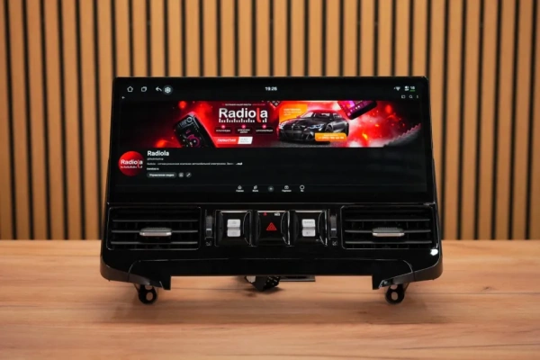 Radiola RDL-LC200 High DH17 монитор 17" для Toyota Land Cruiser 200 2015+ на Android 13 c 8GB, 4G