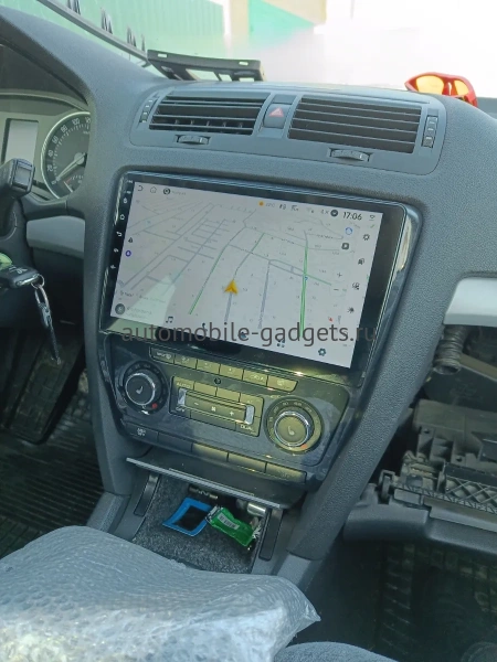 Штатная магнитола Skoda Octavia A5 2004-2013 (черная, глянцевая) Canbox Logic-i3 2K 5734-10-0229 на Android 11 (4G-SIM, 6/128, DSP, 360, QLed)