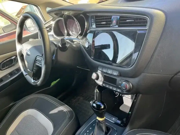 Штатная магнитола Kia Ceed 2 2012-2018 (глянец) Canbox EVO 2K 5815-9209 на Android 14 (4G-SIM, 6/128, DSP, QLed, AI, 360)