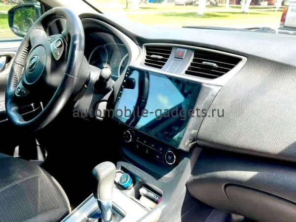 Штатная магнитола Canbox M-Line 4543-1046 для Nissan Sentra 7 (B17), Tiida 2 2012-2019 (для авто с Navi) на Android 10 (4G-SIM, 2/32, DSP, QLed)