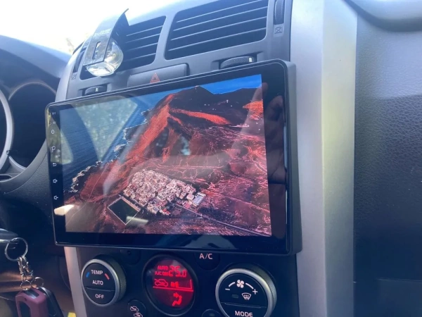 Carmedia OL-9624-2D-I Штатная магнитола для Suzuki Grand Vitara, Escudo (2005-2015) на Android 10 c 2GB, DSP, 4G