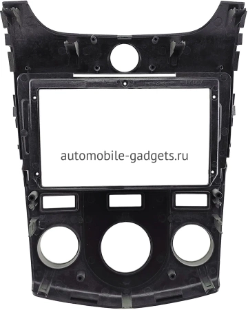 Штатная магнитола Canbox M-Line 7821-9-147 для Kia Cerato 2 седан, Forte 2008-2013 (авто без климат-контроля) на Android 10 (4G-SIM, 2/32, DSP, IPS) С крутилками