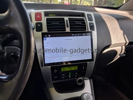 Hyundai Tucson 2004-2010 (серебряная) Canbox M-Line 4543-10-HY166T на Android 10 (4G-SIM, 2/32, DSP, QLed)