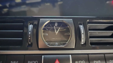 Carmedia BNR-12LCHMEG Штатная магнитола для Toyota Land Cruiser 200 2008-2015 (климат на штатном экране) на Android 13 c 8GB, DSP, 4G