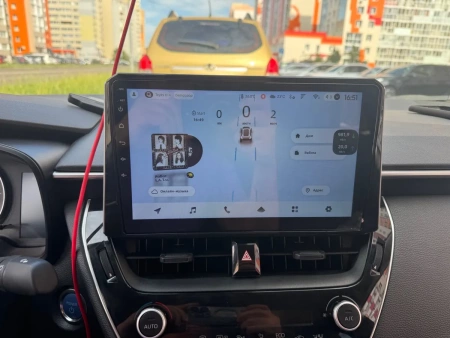 Штатная магнитола Toyota Corolla (E210), Corolla Cross 2018-2024 (глянцевая) Canbox L-Line 4170-10-1178 на Android 10 (4G-SIM, 2/32, TS18, DSP, QLed)
