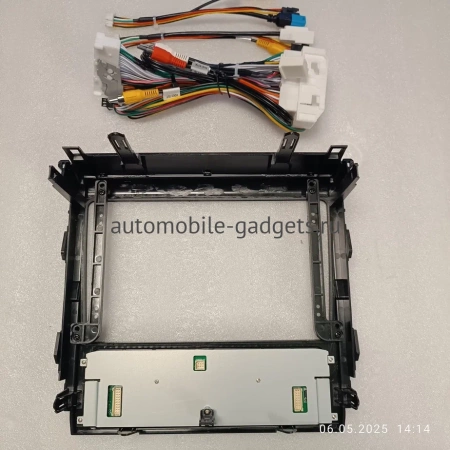 Штатное головное устройство Toyota Land Cruiser 200 2015-2021 (для авто с JBL Synthesis) (глянцевая) Teyes CC4 Pro 2K 12/256 9.5 дюймов RM-9-0343 на Android 13 (4G-SIM, DSP, QLed, AI)