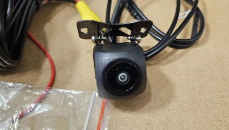 Универсальная камера заднего/переднего вида FarCar №401 AHD 1080p FISHEYE на ножке 