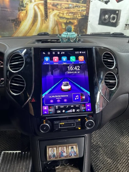 Штатное головное устройство Volkswagen Tiguan 2007-2017, Golf Plus 2005-2014 Canbox H-Line (Tesla style) 9.7 дюймов 4/32 5621-1312-46 на Android 10 (4G-SIM, DSP, QLed)