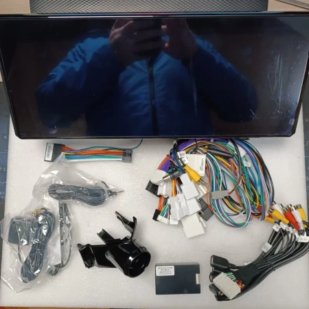 Carmedia ZH-T1610L монитор 16" для Toyota LC 300 2021+ (экран климата снизу) на Android 12 с 8Gb, DSP, 4G